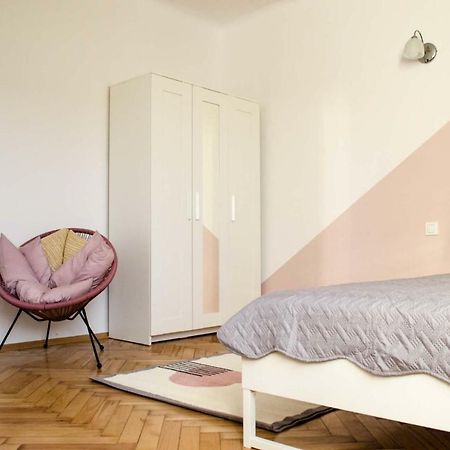 New Life Apartment Next To Metro Station Varsovie Extérieur photo
