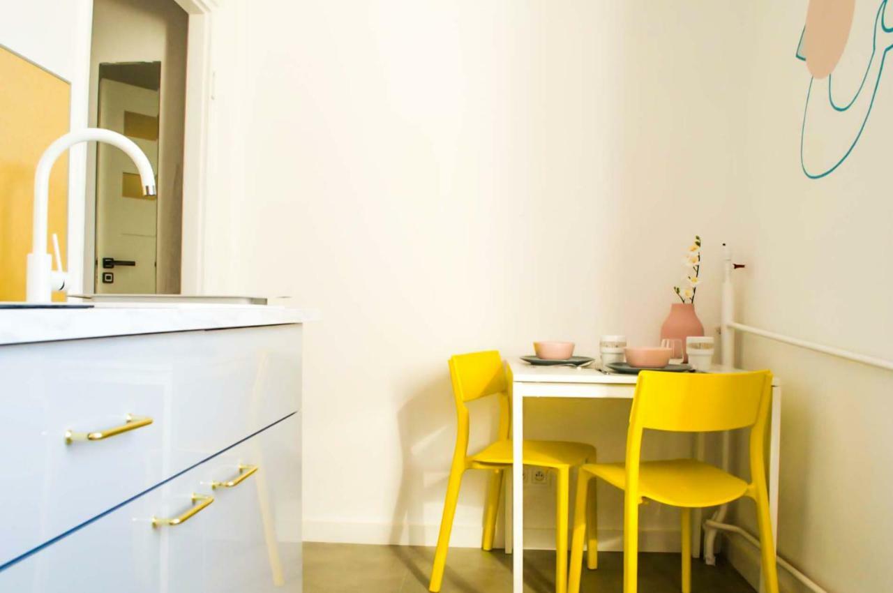 New Life Apartment Next To Metro Station Varsovie Extérieur photo