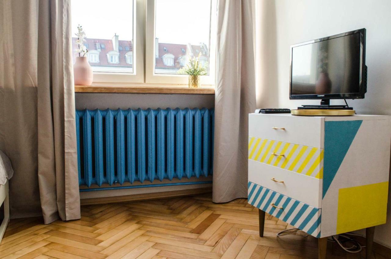 New Life Apartment Next To Metro Station Varsovie Extérieur photo